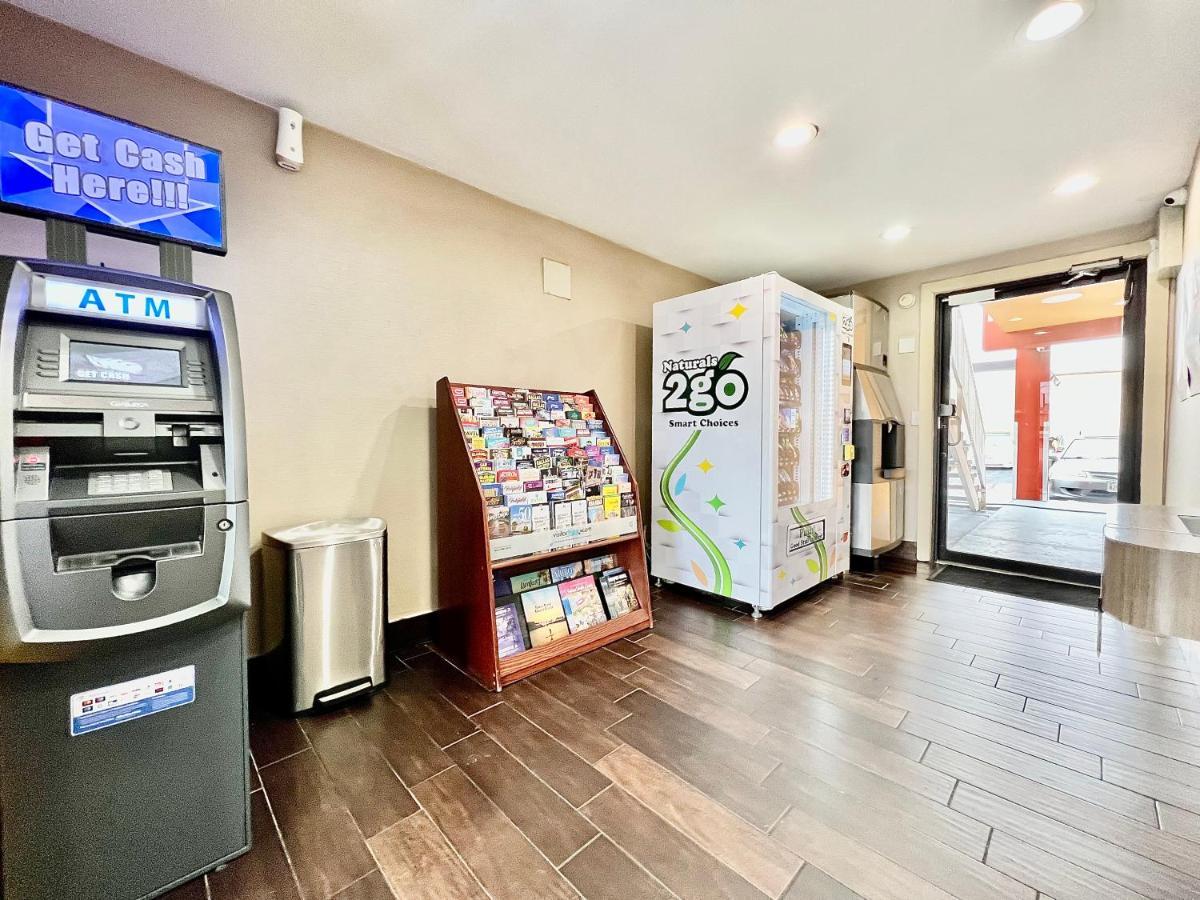 Days Inn & Suites By Wyndham Arlington Near Six Flags Extérieur photo