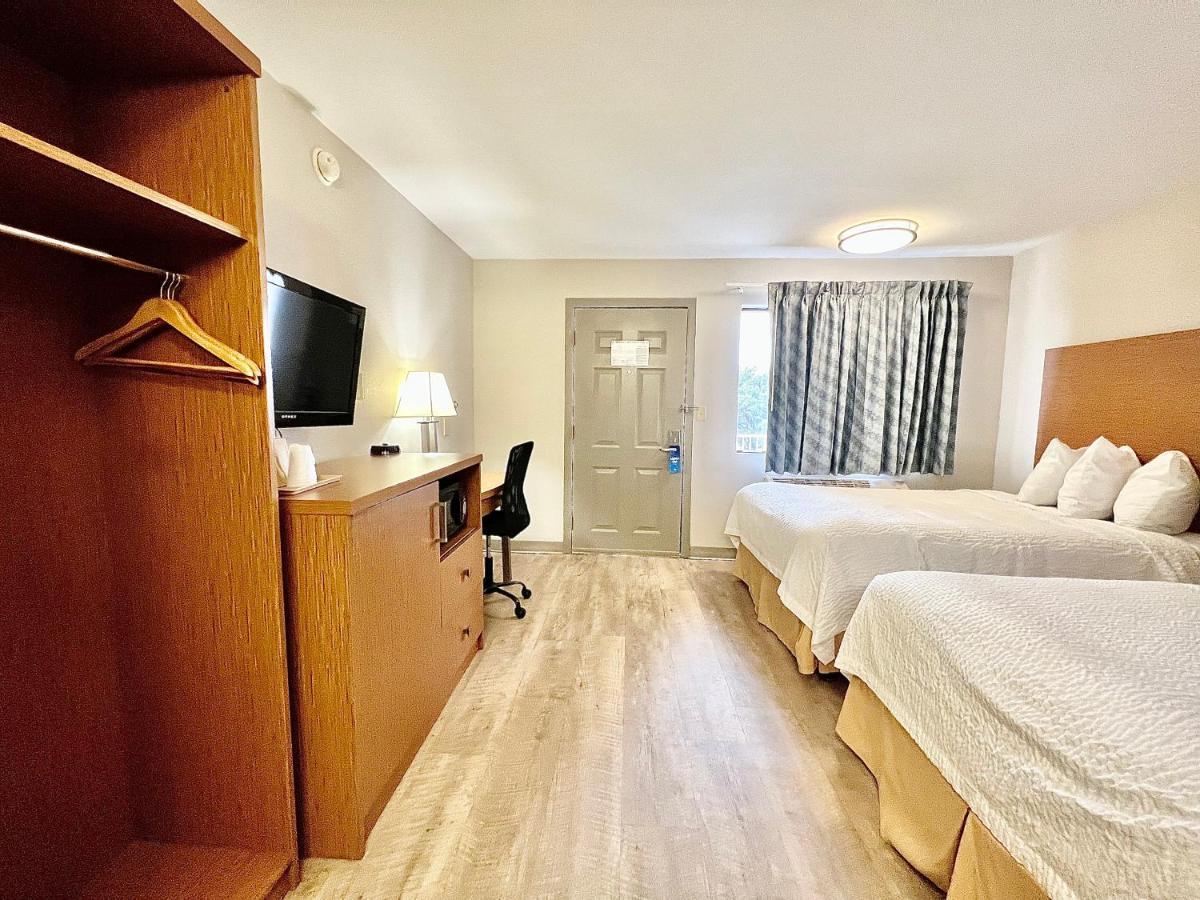 Days Inn & Suites By Wyndham Arlington Near Six Flags Extérieur photo