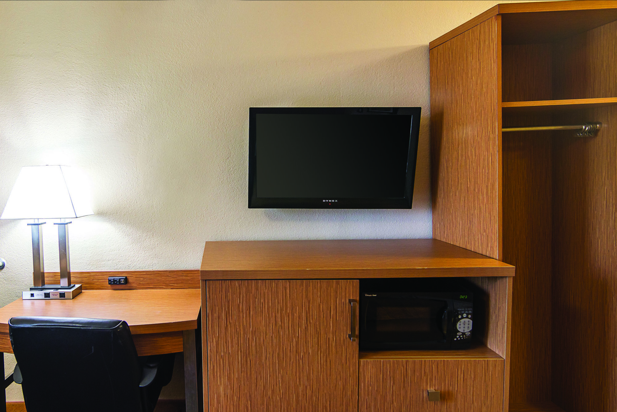 Days Inn & Suites By Wyndham Arlington Near Six Flags Chambre photo